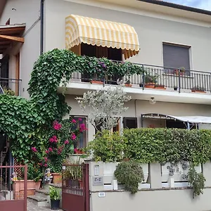 Via Della Grotta , Monsummano Terme Italien